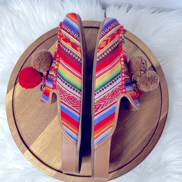 GB Gianni Bini l Aztec Multicolor Pom Pom Mule Sliders Slip On Colorful Sz. 9.5 - Picture 9 of 12
